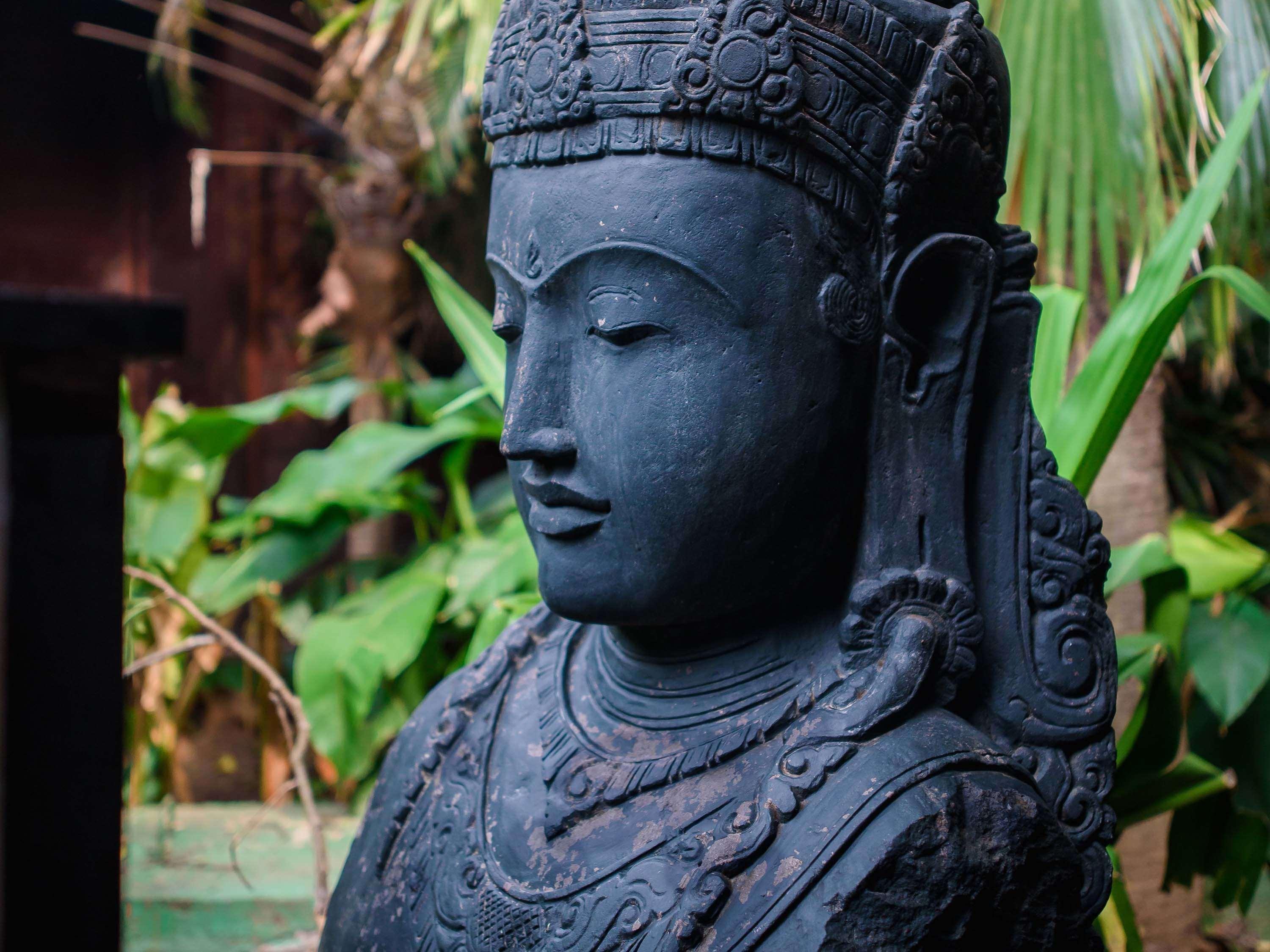 Novotel Goa Resort & Spa Candolim Exteriér fotografie A statue of the Buddha at the temple