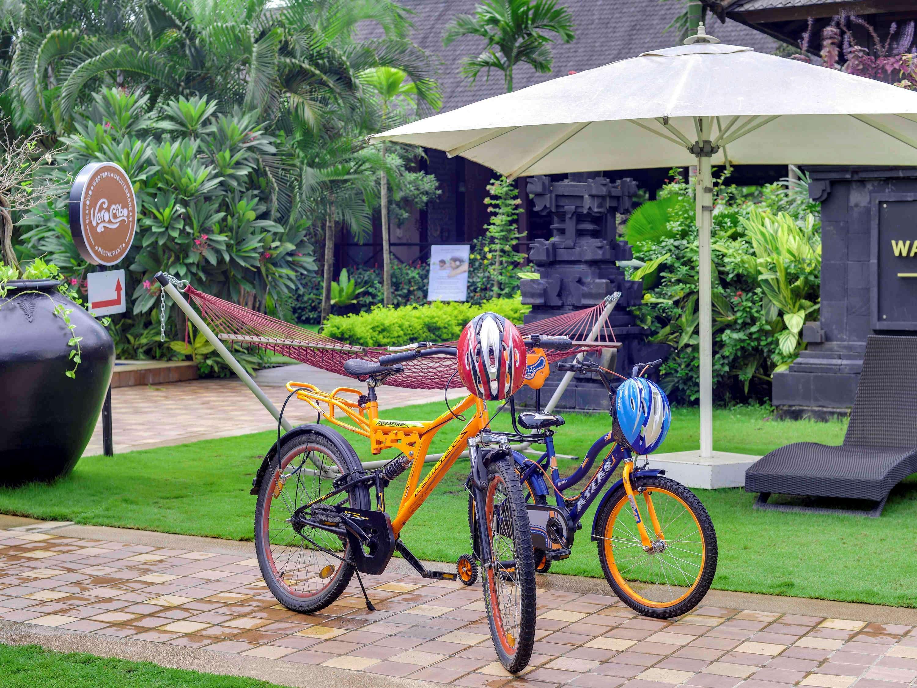 Novotel Goa Resort & Spa Candolim Exteriér fotografie Bicycle at the hotel