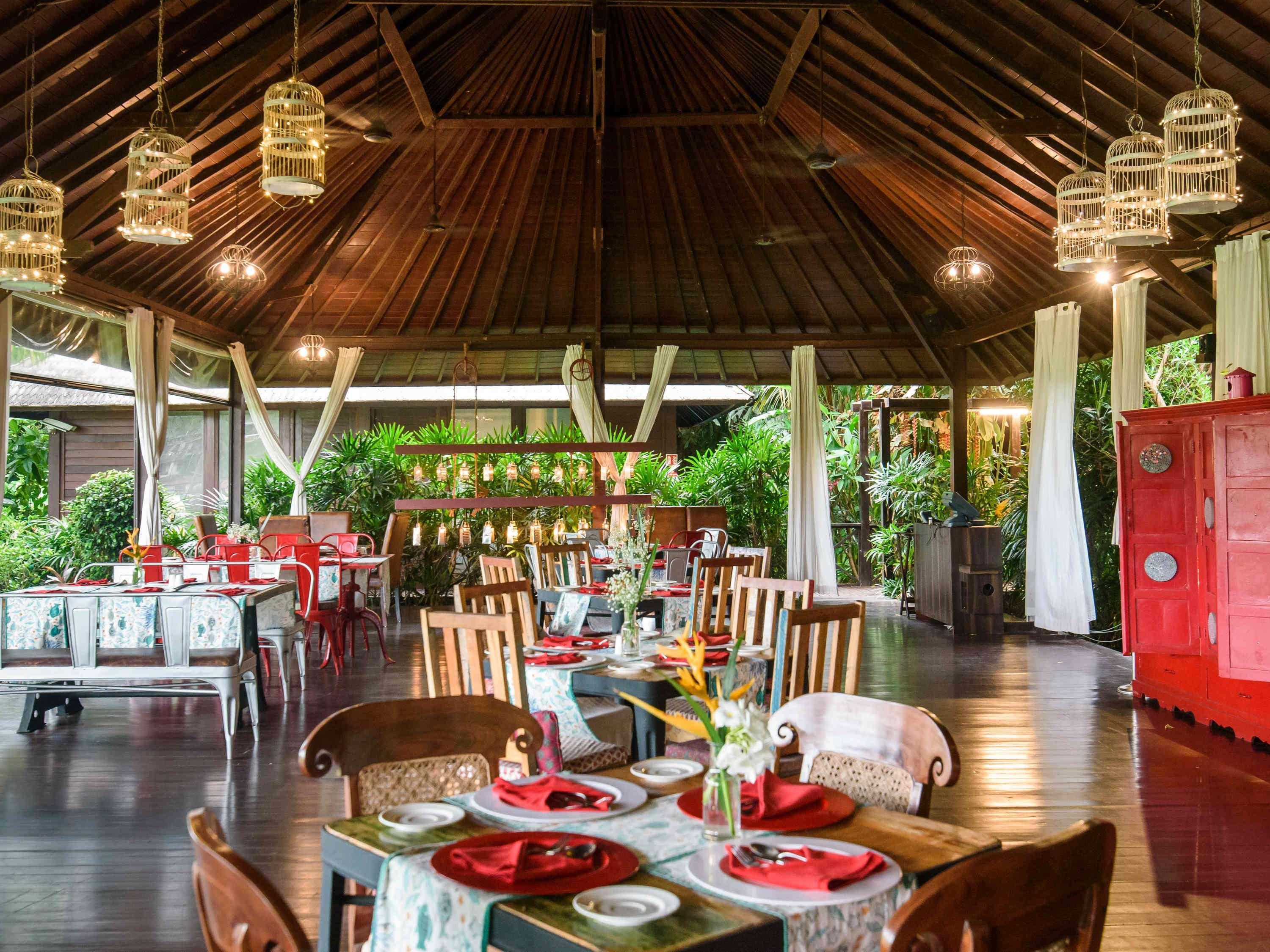 Novotel Goa Resort & Spa Candolim Exteriér fotografie The restaurant at the resort